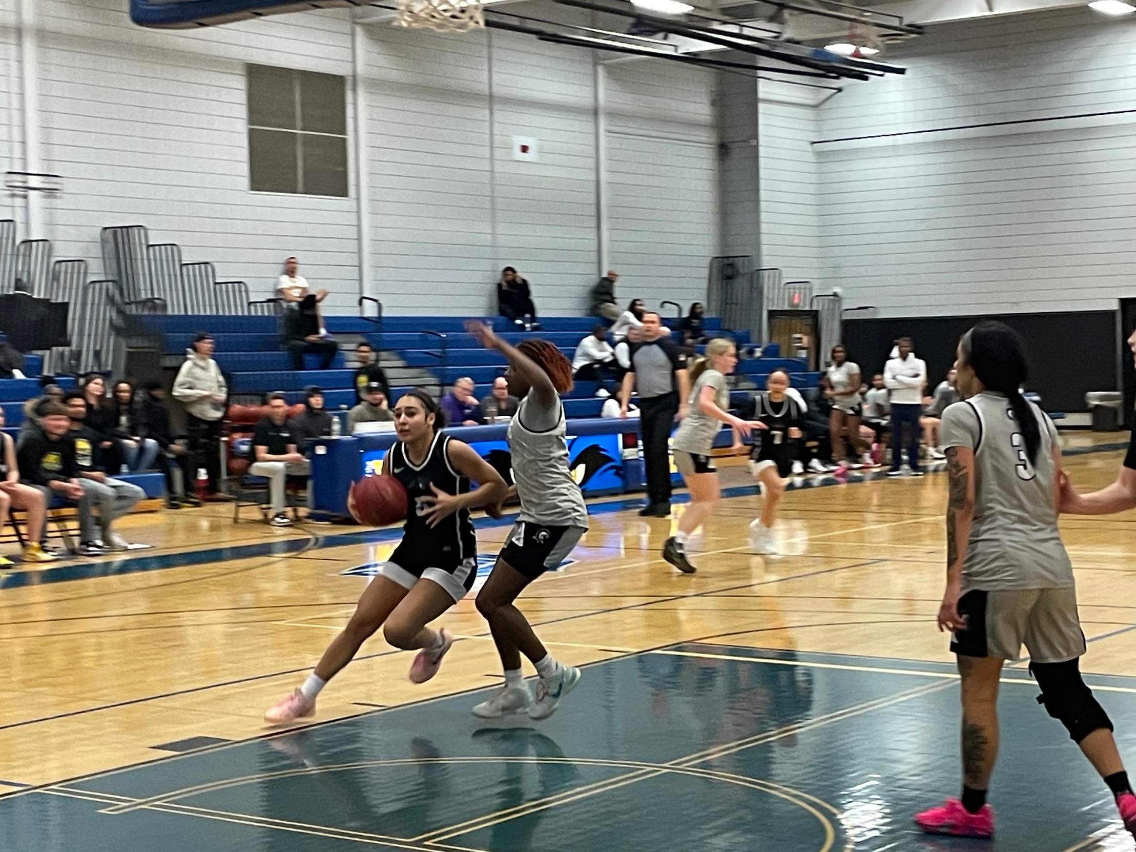 Hall, Walker score 19 apiece, T&rsquo;Wolves beat Monroe CC on &ldquo;Blackout Night&rdquo;